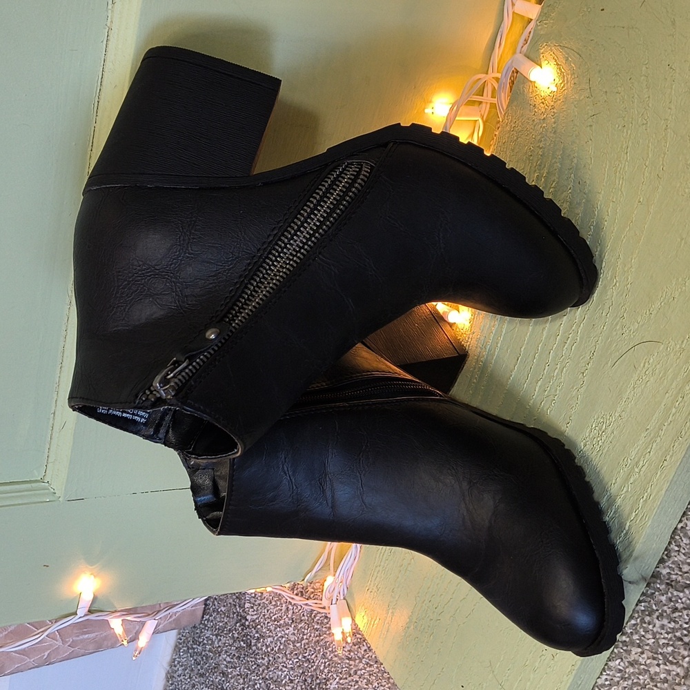 Women's New Edition Black Ankle Zipper Heavy Heeled Boots 8½